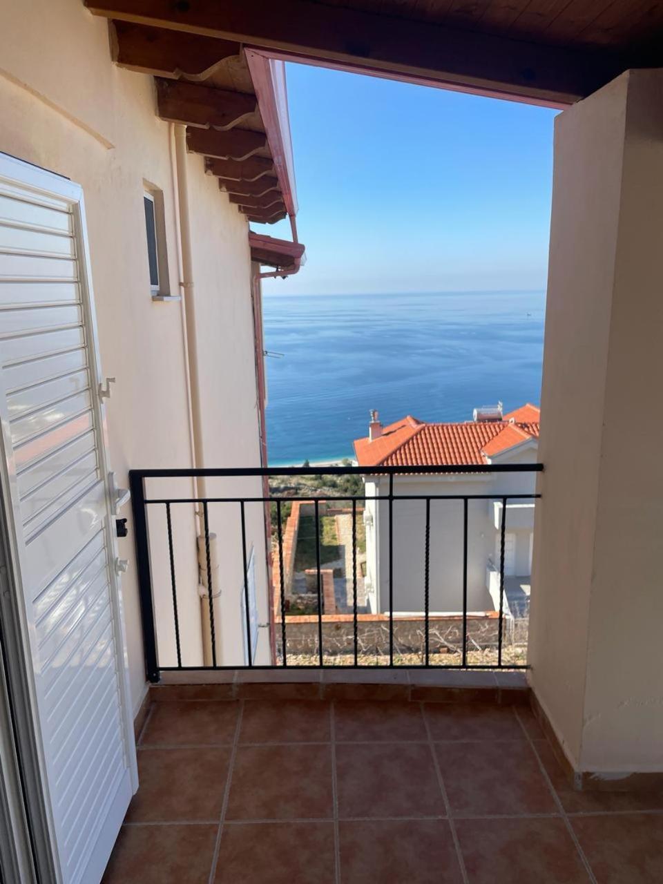Guesthouse Mateo Dhërmi Zewnętrze zdjęcie