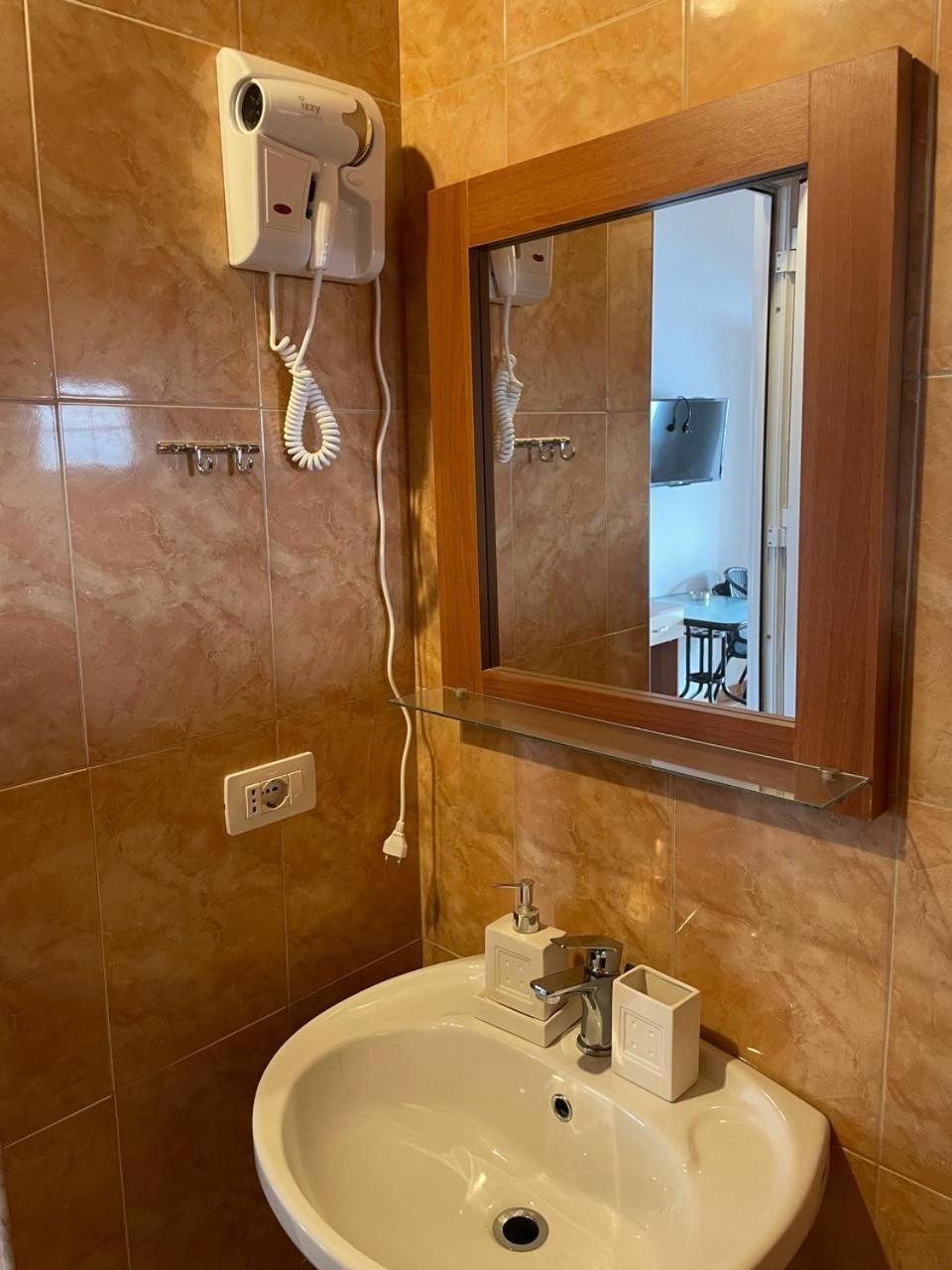 Guesthouse Mateo Dhërmi Zewnętrze zdjęcie